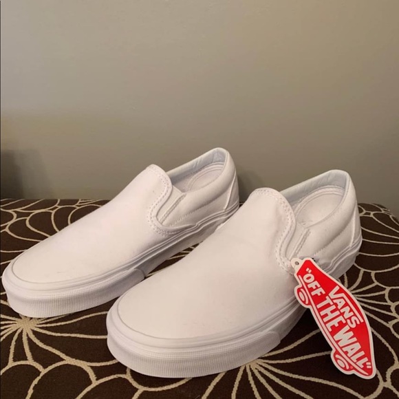 Vans Shoes - New in box UNISEX Vans classic slip on canvas shoes. Mens sz 5, Womens sz 6.5